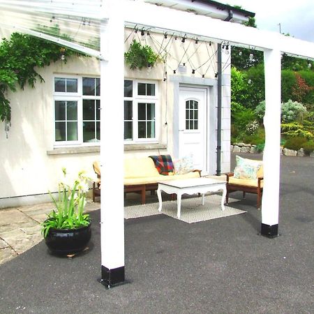 Wonderful Setting Farmhouse Apartment 위클로 외부 사진