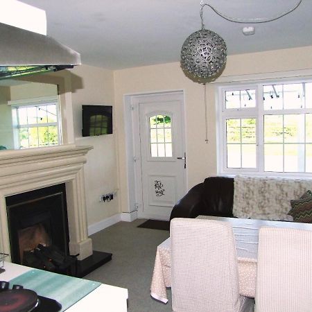 Wonderful Setting Farmhouse Apartment 위클로 외부 사진