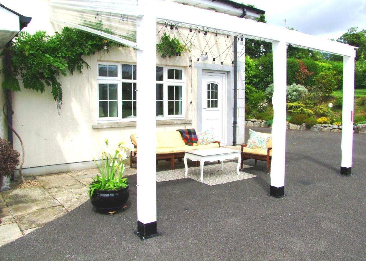 Wonderful Setting Farmhouse Apartment 위클로 외부 사진